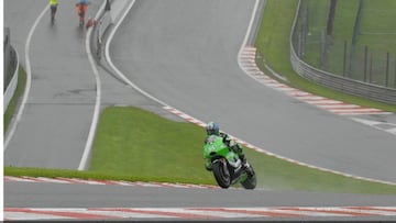 Sinya Nakano rueda con  la Kawasaki MotoGP en Spa Francorchamps.