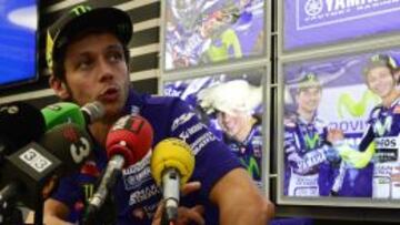 Rossi, ante los medios de comunicación en Cheste.