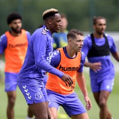 Everton y la incertidumbre con Yerry Mina