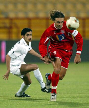 Fichó por el Al-Arabi en 2003 y estuvo hasta el 2005.