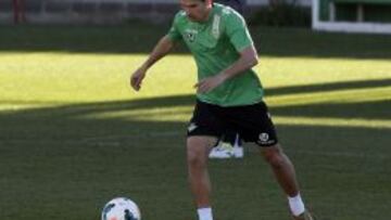 Salva Sevilla, baja por lesión entre los dieciocho convocados