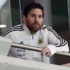 Messi bajó al vestuario para dar una charla a sus compañeros