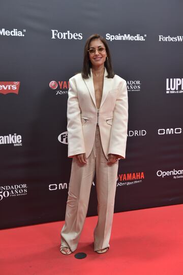 La actriz Hiba Abouk posa en el photocall de la primera edición española del festival Forbes 30 Under 30, en la Galería de Cristal del Palacio de Cibeles.