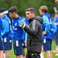 Carrión convoca a 21 jugadores con presencia de dos futbolistas del Vetusta