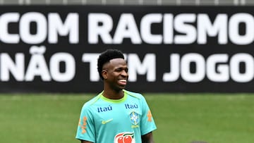 Brazil's forward Vinicius Jr takes smiles during a training session in Brasilia, on March 24, 2025, on the eve of their FIFA World Cup 2026 qualifiers football match against Argentina. (Photo by EVARISTO SA / AFP)
