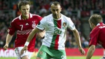 <b>TOCADO. </b>Carlos Martins, en un partido internacional con Portugal.