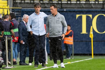 Pacheta, con Luis García, entrenador del Alavés. Pudo fichar hace dos años por el Granada,
