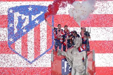 Atlético toast twin triumphs with their people at Neptuno