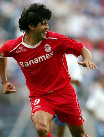 El paraguayo José Cardozo es uno de los máximos delanteros que han militado en México. Jugador del Toluca, anotó 249 goles, que lo ponen como el cuarto máximo anotador de la liga.