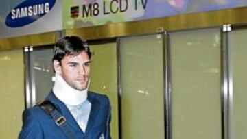 <b>VUELTA A CASA. </b>Gavilán a su llegada ayer al aeropuerto de Barajas.