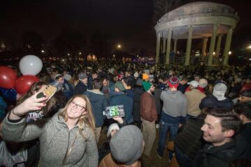 Los bostonianos seguidores de los Patriots acuden al Boston Common, lugar de celebración de los éxitos deportivos de la ciudad.