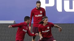 Carrasco shakes off shoulder problem in time for semi-final