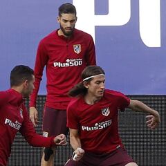 Carrasco se entrenó como uno más y ya está recuperado
