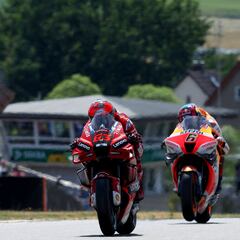 Bagnaia lidera un frenético FP3 con 0.064 sobre Aleix