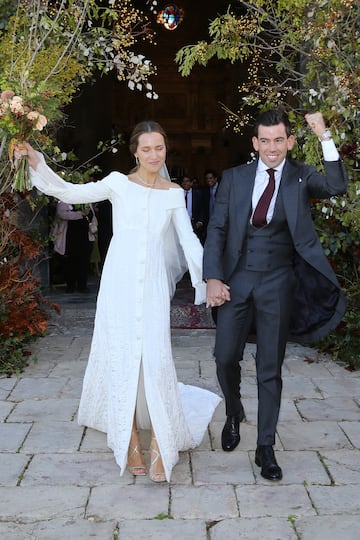 Carlos Ezpeleta y Lidia Acín salen de la Catedral de Jerez tras darse el "Sí quiero" a 19 de Noviembre de 2022 en Jerez de la Frontera.