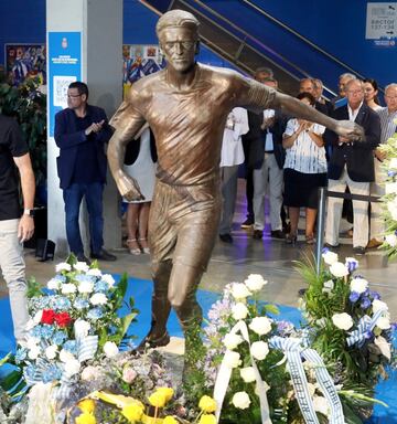 El eterno capitán del Espanyol tenía 24 años el día del Tamudazo. Y ya estaba completamente afianzado en LaLiga, muestra de ello era su titularidad en el derbi, la séptima que acumulaba. Antes de su abrupta y tristísima desaparición, pudo conseguir una victoria en el Camp Nou, el 21 de febrero de 2009.
