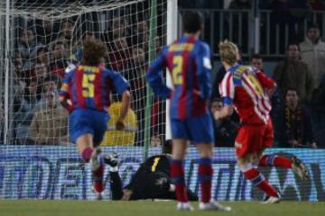 Torres marc¨® su primer gol en Camp Nou en la temporada 2004/05.