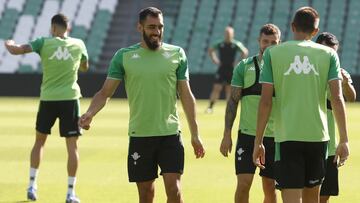 Borja Iglesias, en un entrenamiento reciente.