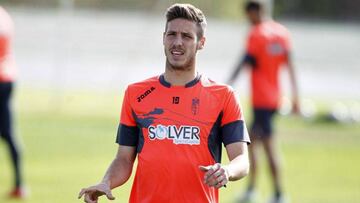 Rubén Pérez, nuevo fichaje del Leganés, en un entrenamiento con el Granada.