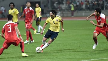 Falcao con la pelota en el amistoso ante Bahréin