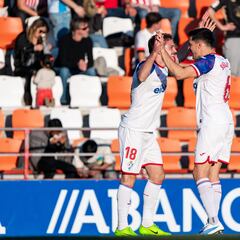 Zarpazo para reengancharse a la pelea