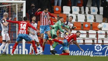 El Mirandés sufrió lo indecible en cada balón aéreo.