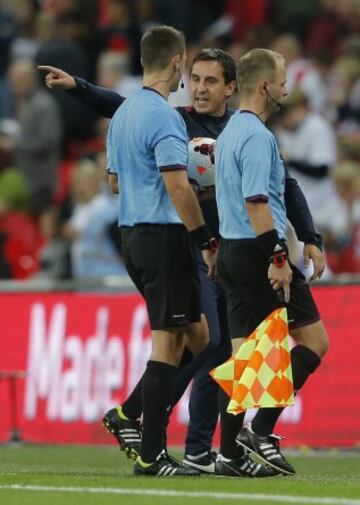 Gary Neville como segundo entrenador de la selección inglesa.
