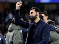 MANCHESTER (United Kingdom), 17/03/2026.- Real Madrid head coach Alvaro Arbeloa celebrates towards fans after the UEFA Champions League Round of 16 2nd leg match between Manchester City and Real Madrid in Manchester, Great Britain, 17 March 2026. (Liga de Campeones, Gran Bretaña, Reino Unido) EFE/EPA/ADAM VAUGHAN