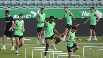 Sarabia recupera a Álvaro Rodríguez