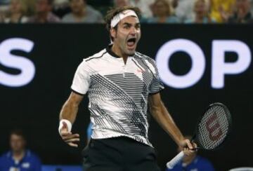 Roger Federer celebra su victoria en octavos ante el japon¨¦s Kei Nishikori.
