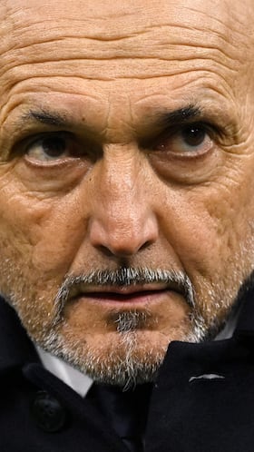 Juventus' Italian coach Luciano Spalletti arrives for the Italian Serie A football match between Inter Milan and Juventus at the San Siro Stadium in Milan, on February 14, 2026. (Photo by Piero CRUCIATTI / AFP)