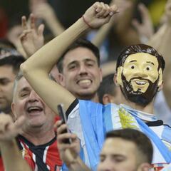 Messi fue ovacionado por los hinchas brasileños en la previa