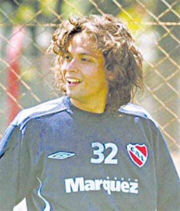 Era promesa en San Lorenzo, lo compró Independiente y a inicios del 2009 fue anunciado en la UC. Solo estuvo cinco meses y abandonó el club tras un bajo nivel y una disputa con el 'Fantasma' Figueroa.