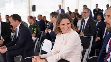 The Third Vice-President of the Government and Minister for Ecological Transition and the Demographic Challenge, Teresa Ribera, during the christening of the DemoSATH floating offshore wind platform in Punta Sollana, on July 20, 2022, in Bilbao, Basque Country (Spain). It is a platform covering 2,000 square meters, 30 meters wide and 68 meters long, on which the first floating wind turbine connected to the Spanish electricity grid will be installed. The project has managed to prefabricate the parts and assemble them to form both the platform and the wind turbine, which is expected to overcome the problem of the seabed in the Basque Country and to be able to install offshore wind farms in the autonomous community.
20 JULY 2022;FLOATING WIND TURBINE;RWE
H.Bilbao / Europa Press
20/07/2022