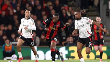 Antoine Semenyo y Alex Iwobi.