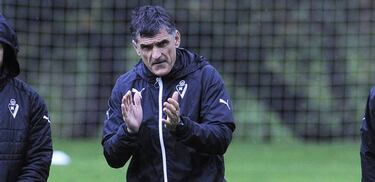 Eibar double as Enrich and Mendilibar scoop LaLiga awards