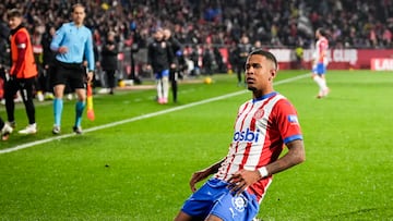 GIRONA (CATALUÑA), 09/03/2024.- El delantero brasileño del Girona Sávio Moreira celebra tras anotar un gol durante un partido de la jornada 28 de LaLiga que Girona FC y Atlético Osasuna disputan este sábado en el estadio de Montilivi, en Girona. EFE/ David Borrat