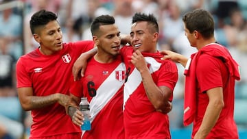 Cueva se marchó llorando a pesar de la victoria ante Australia