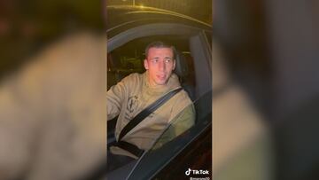 La pregunta de un aficionado a Lenglet que le dejó con esta cara