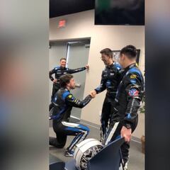 Alonso tira de humor: la broma al conocer a su nuevo compañero