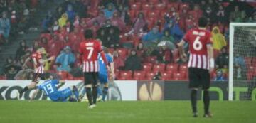 2-2. De Marcos anotó el segundo tanto.