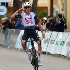 Pogacar y el UAE marcan el camino