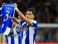 Gabri Veiga dedicando su gol a Thiago Silva por el fallecimiento de su madre.