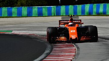 Stoffel Vandoorne, con el McLaren MCL32 en Hungría.