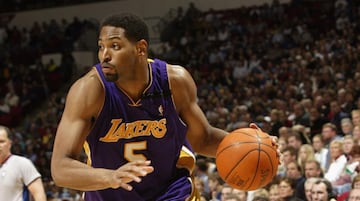 Horry recaud¨® sus siete t¨ªtulos con las franquicias de Houston, Los ?ngeles Lakers y San Antonio Spurs.
