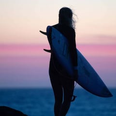 La pasión por el surf de Stephanie Gilmore, en un clip con una fotografía muy cuidada