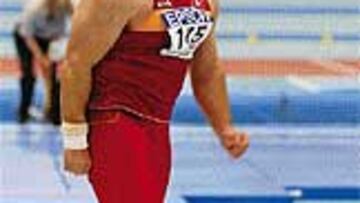 <b>MANOLO MARTÍNEZ.</B> León. 28 años. Campeón en peso gracias a un gran tiro final que le puso por delante de John Godina por un sólo centímetro. Martínez lanzaba el penúltimo y el gigante norteamericano, campeón mundial tanto al aire libre como en sala, el último. Pero el contraataque no dio resultado y Martínez ganó la medalla más importante de su vida, tras haber sido campeón europeo en sala y bronce en los Mundiales de hace dos años.