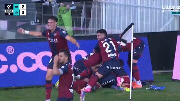 Un gol de primera para un equipo de Primera: histórico golazo de Carlos Álvarez para ascender