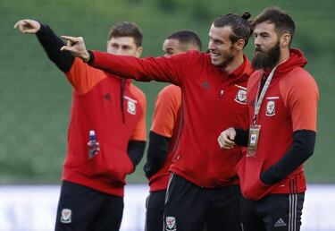 Ireland vs. Wales team news: Bale and Ramsey start