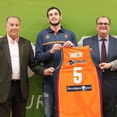 Sergi García: "Estoy ansioso por debutar en el Valencia"